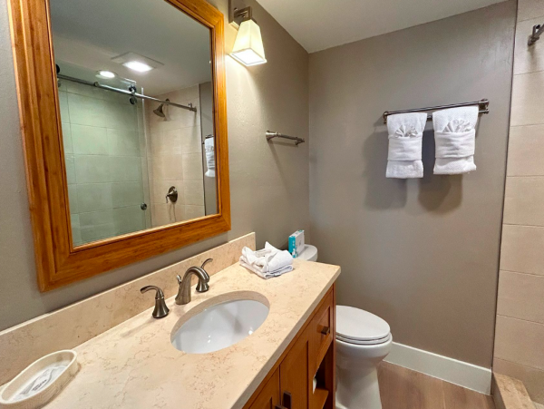 3 bedroom- 3 bathroom Condo in Sanibel with Partial ocean view