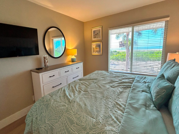 3 bedroom- 3 bathroom Condo in Sanibel with Partial ocean view