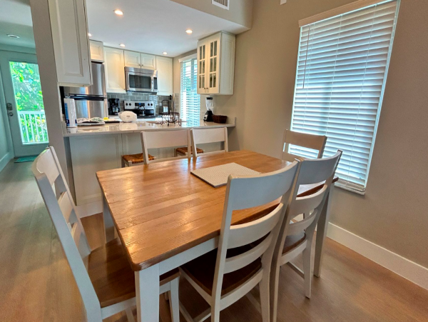 3 bedroom- 3 bathroom Condo in Sanibel with Partial ocean view