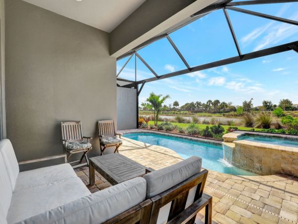 Naples Home 1010261