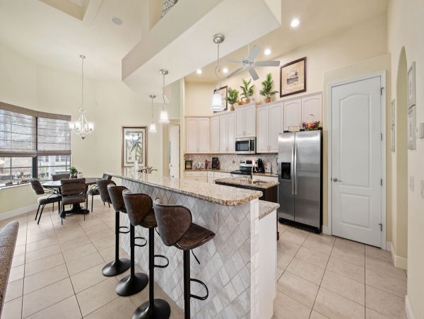 Cape Coral Beauty with 4 Bedrooms