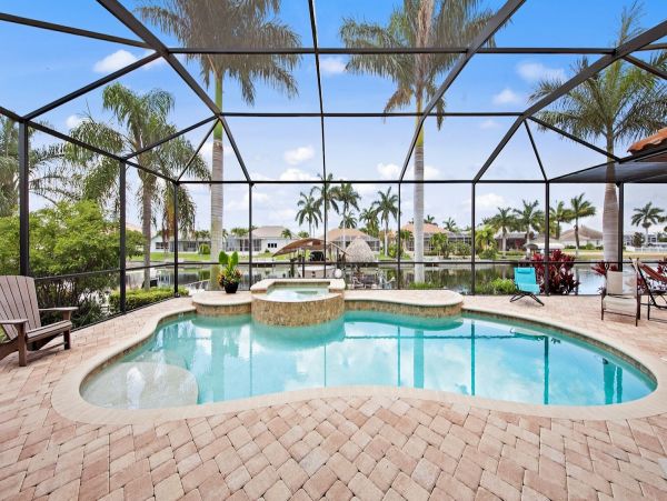 Cape Coral Beauty with 4 Bedrooms