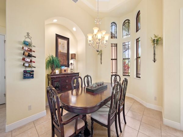 Cape Coral Beauty with 4 Bedrooms
