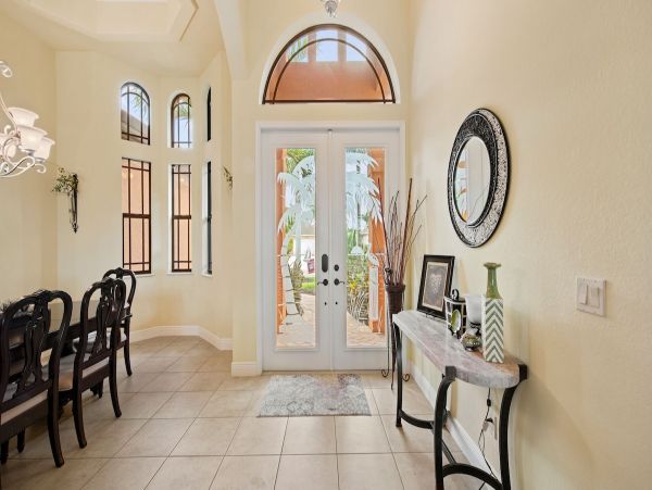 Cape Coral Beauty with 4 Bedrooms