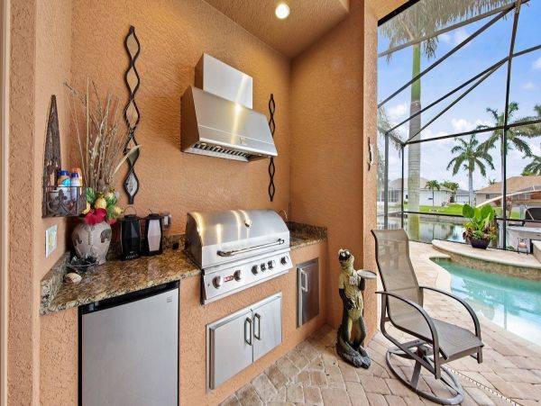 Cape Coral Beauty with 4 Bedrooms