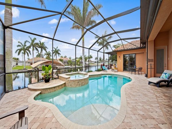 Cape Coral Beauty with 4 Bedrooms