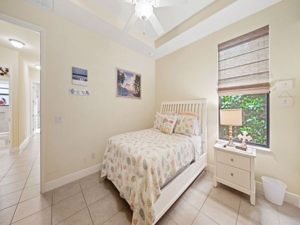 Cape Coral Beauty with 4 Bedrooms