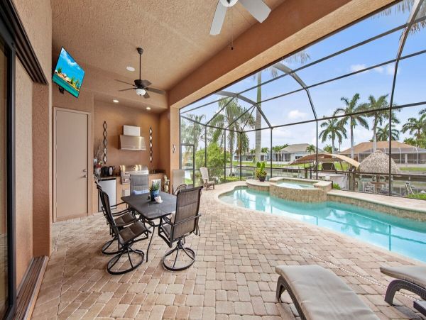 Cape Coral Beauty with 4 Bedrooms
