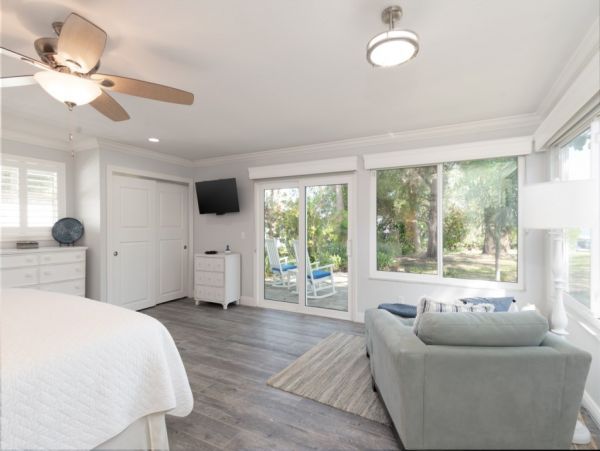 Bayfront Paradise Steps from the Beach in Manasota Key