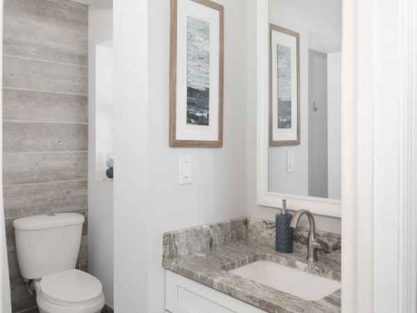 Bayfront Paradise Steps from the Beach in Manasota Key
