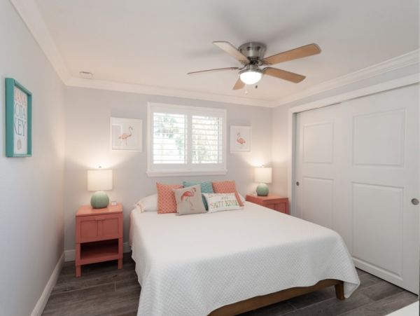 Bayfront Paradise Steps from the Beach in Manasota Key