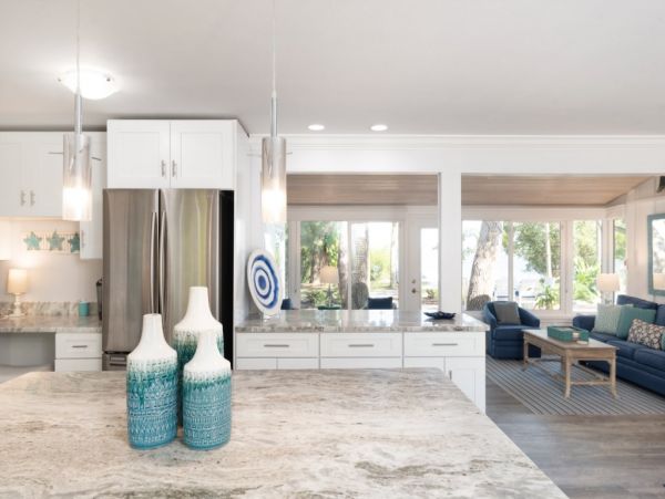 Bayfront Paradise Steps from the Beach in Manasota Key