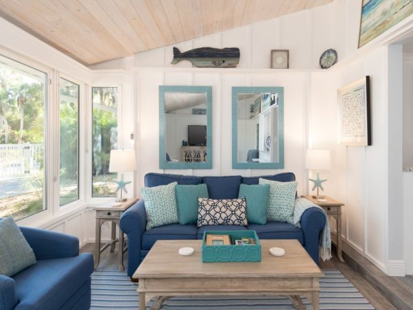 Bayfront Paradise Steps from the Beach in Manasota Key