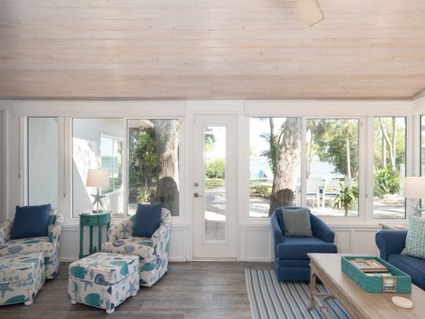 Bayfront Paradise Steps from the Beach in Manasota Key