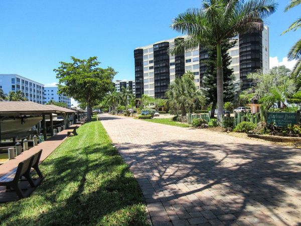 Fort Myers Vacation Rental: 2BR Condo with Pool & Lanai