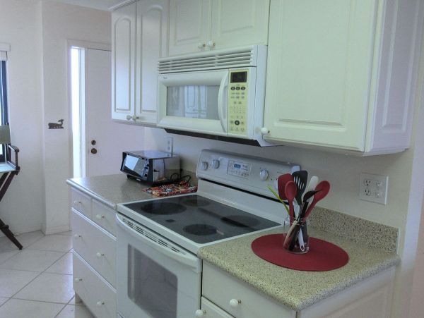 Fort Myers Vacation Rental: 2BR Condo with Pool & Lanai