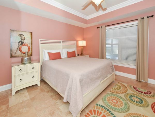 Beachfront Penthouse Sleeps 14