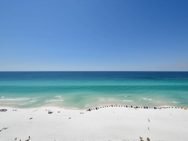 Beachfront Penthouse Sleeps 14