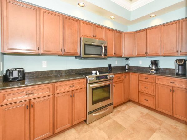 Beachfront Penthouse Sleeps 14
