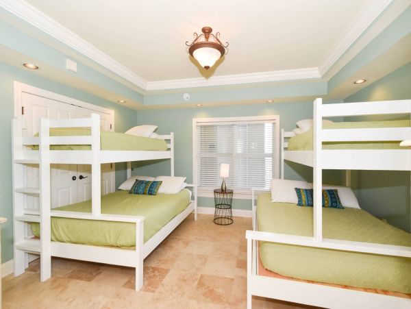 Beachfront Penthouse Sleeps 14