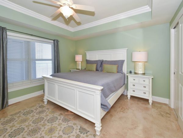 Beachfront Penthouse Sleeps 14