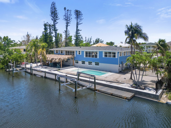 Fort Myers Beach Vacation Rentals - Florida Gulf Coast Luxury Homes with Pool & Canal Access