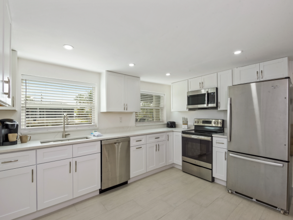 Fort Myers Beach Vacation Rentals - Florida Gulf Coast Luxury Homes with Pool & Canal Access
