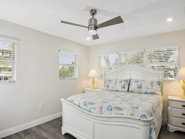 Fort Myers Beach Vacation Rentals - Florida Gulf Coast Luxury Homes with Pool & Canal Access