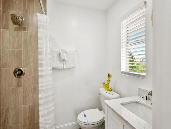 Fort Myers Beach Vacation Rentals - Florida Gulf Coast Luxury Homes with Pool & Canal Access