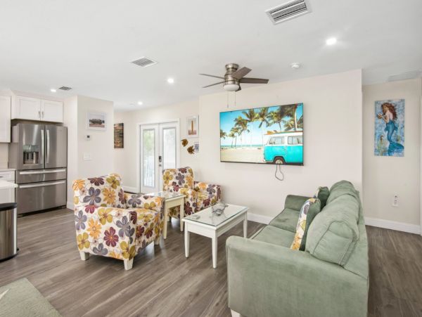 Fort Myers Beach Vacation Rentals - Florida Gulf Coast Luxury Homes with Pool & Canal Access