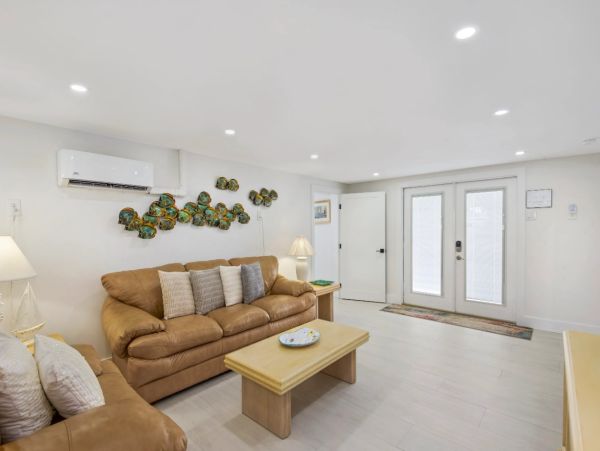 Fort Myers Beach Vacation Rentals - Florida Gulf Coast Luxury Homes with Pool & Canal Access