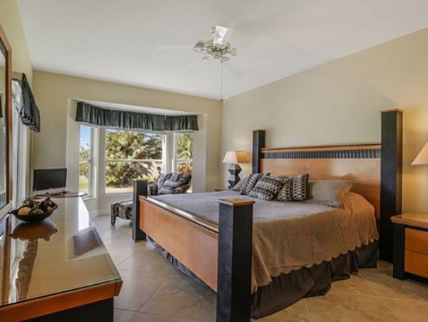 Naples Home 1010442