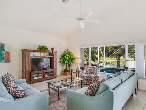 Naples Home 1010443