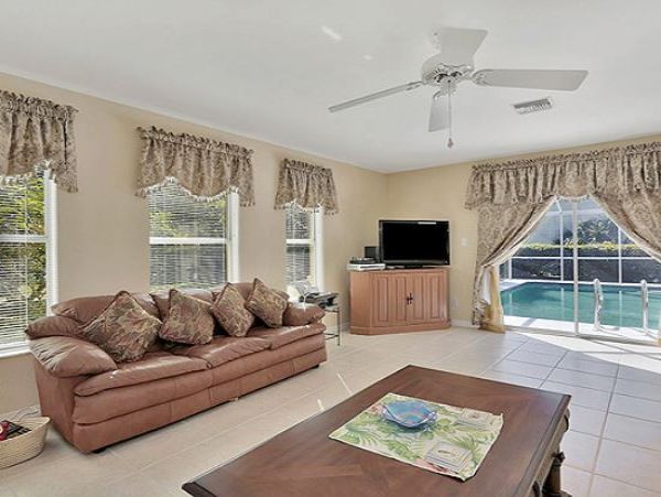 Naples Home 1010447