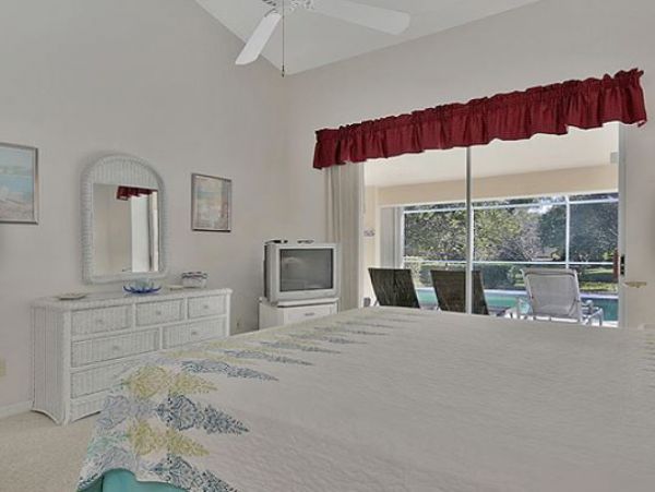 Naples Home 1010447