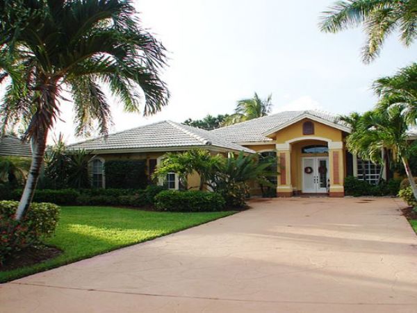 Naples Home 1010451