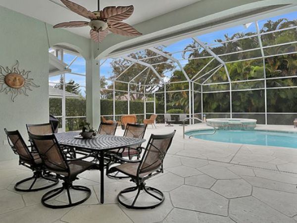 Naples Home 1010451