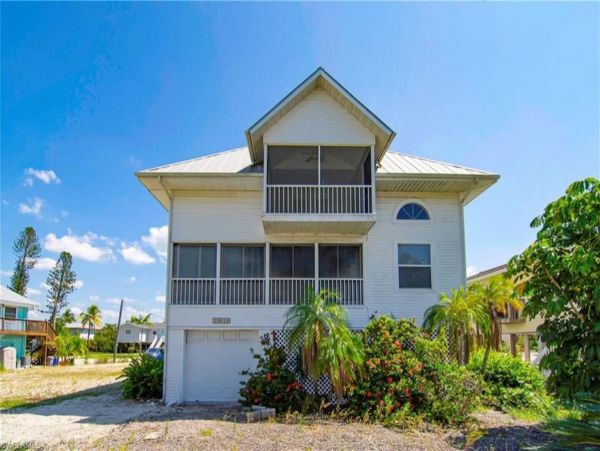 Bonita Springs Vacation Rental with 3 Bedrooms Plus Loft