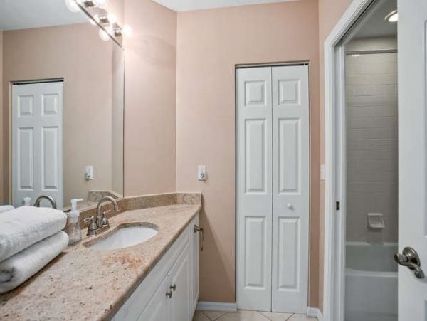 Three Bedroom Near the Beach in Naples