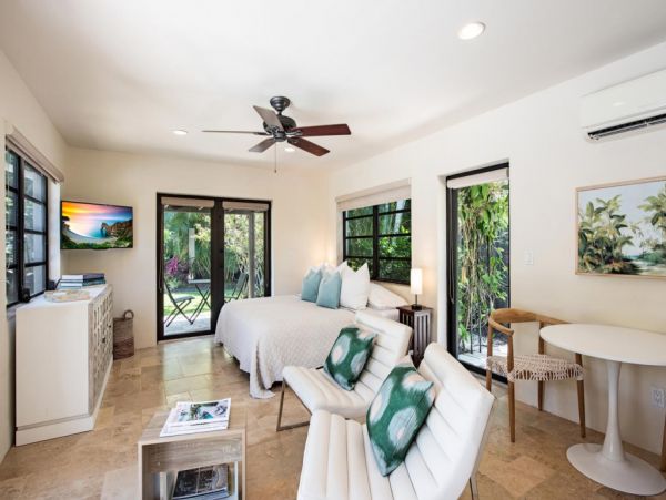 Naples Vacation Home Main House Guest House