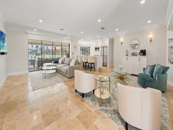 Three Bedroom Pool Vacation Home in Marco Island with Dock