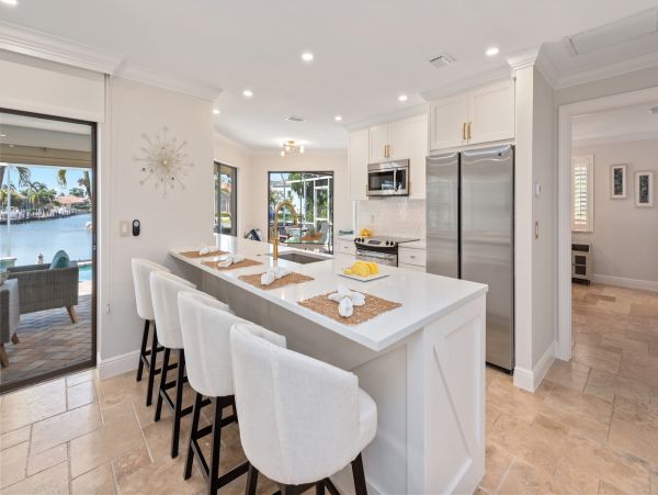 Three Bedroom Pool Vacation Home in Marco Island with Dock
