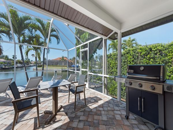 Three Bedroom Pool Vacation Home in Marco Island with Dock
