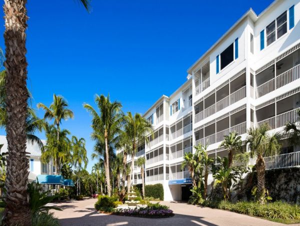 Luxury 3 Bedroom Penthouse in Marco Island Bay View