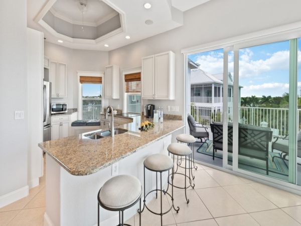 Luxury 3 Bedroom Penthouse in Marco Island Bay View