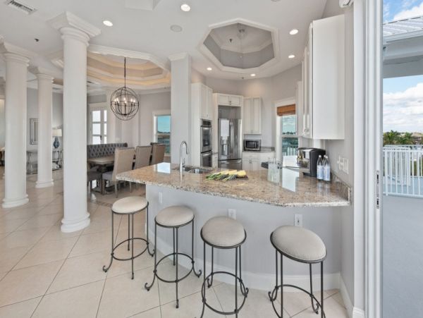 Luxury 3 Bedroom Penthouse in Marco Island Bay View