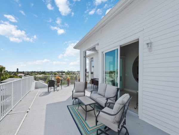 Luxury 3 Bedroom Penthouse in Marco Island Bay View