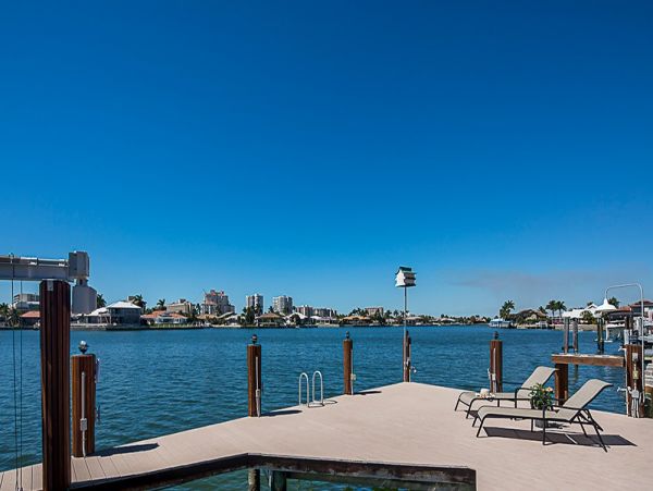 Stunning Waterfront Retrear on Marco Island with Breathtaking Views