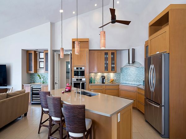 Stunning Waterfront Retrear on Marco Island with Breathtaking Views