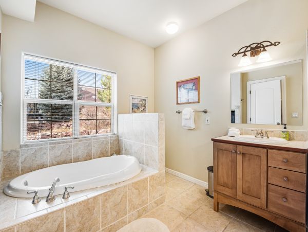 Aspen Home 1010489